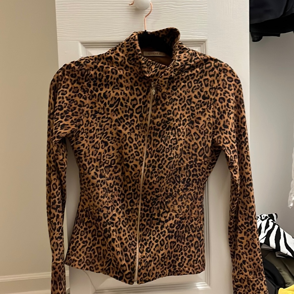 beautiful jacket por the gym